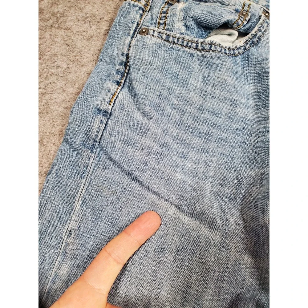 Levis pants have